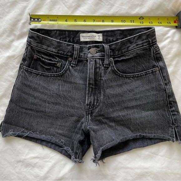 Abercrombie Mid-rise Boyfriend Denim Shorts - Picture 4 of 5
